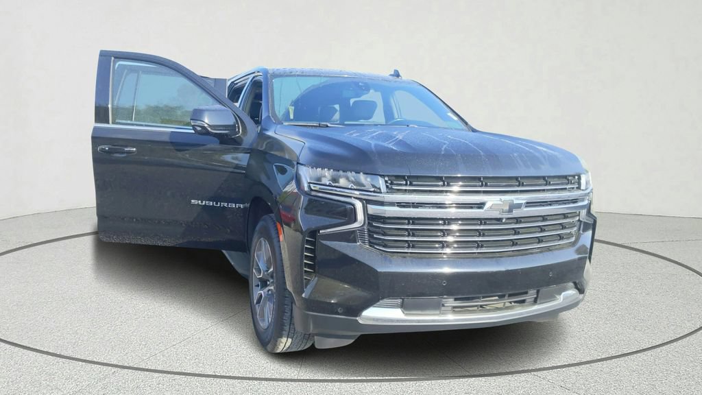 Used 2022 Chevrolet Suburban LT w/ LT Signature Plus Package RWD image 8