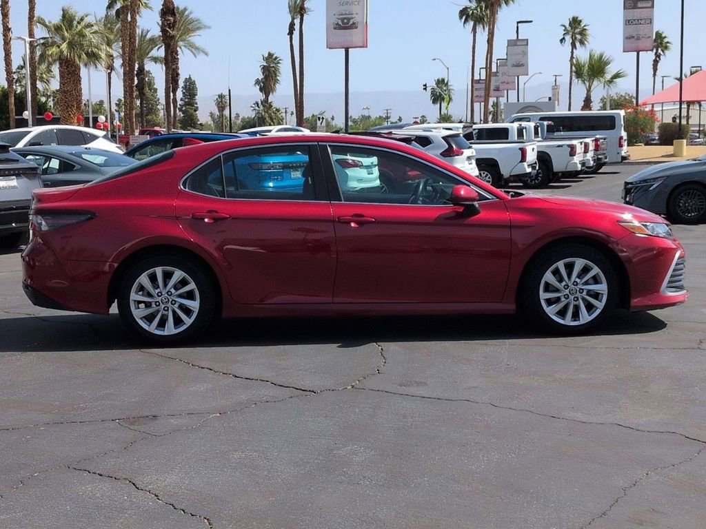 Used 2024 Toyota Camry LE image 5