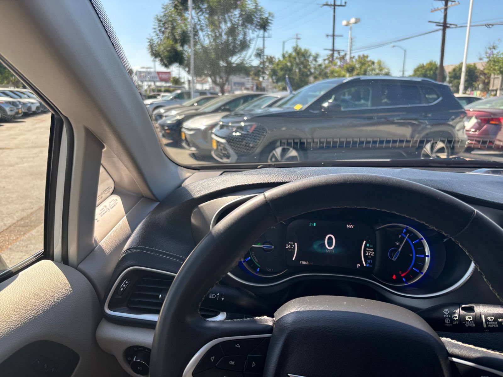 Used 2023 Chrysler Pacifica Touring-L FWD image 36