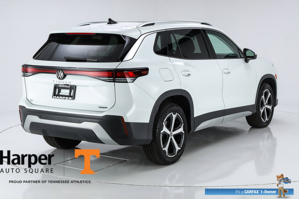 New 2025 Volkswagen Tiguan SE w/ Panoramic Sunroof Package AWD/4WD image 9
