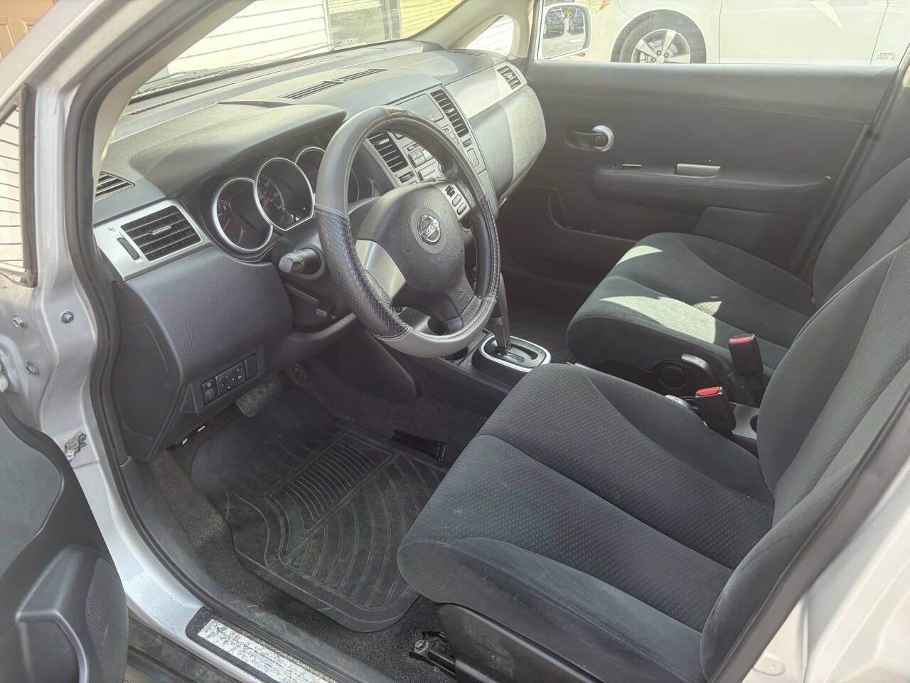 Used 2010 Nissan Versa 1.8 S w/ PWR Plus Pkg FWD image 10