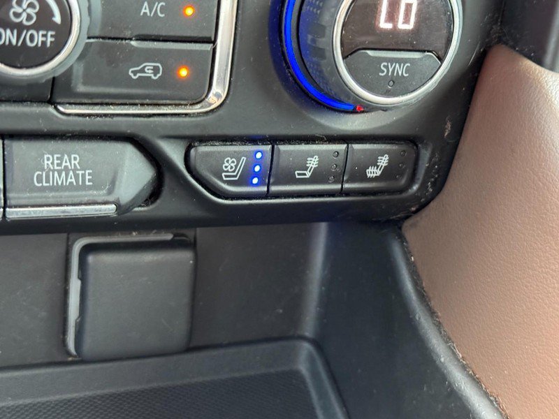 Used 2021 Chevrolet Tahoe High Country AWD/4WD image 23