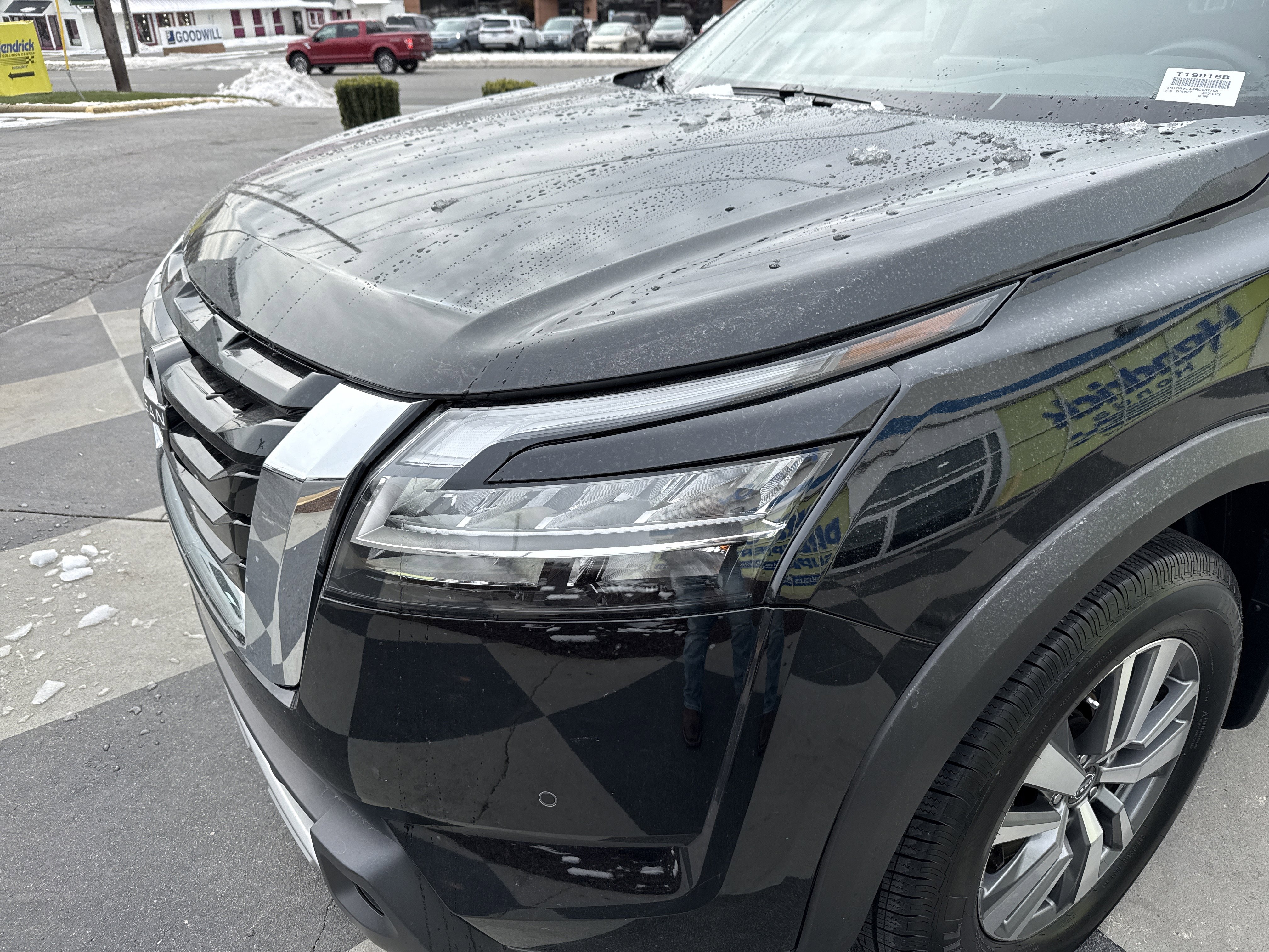 Used 2024 Nissan Pathfinder SL image 6