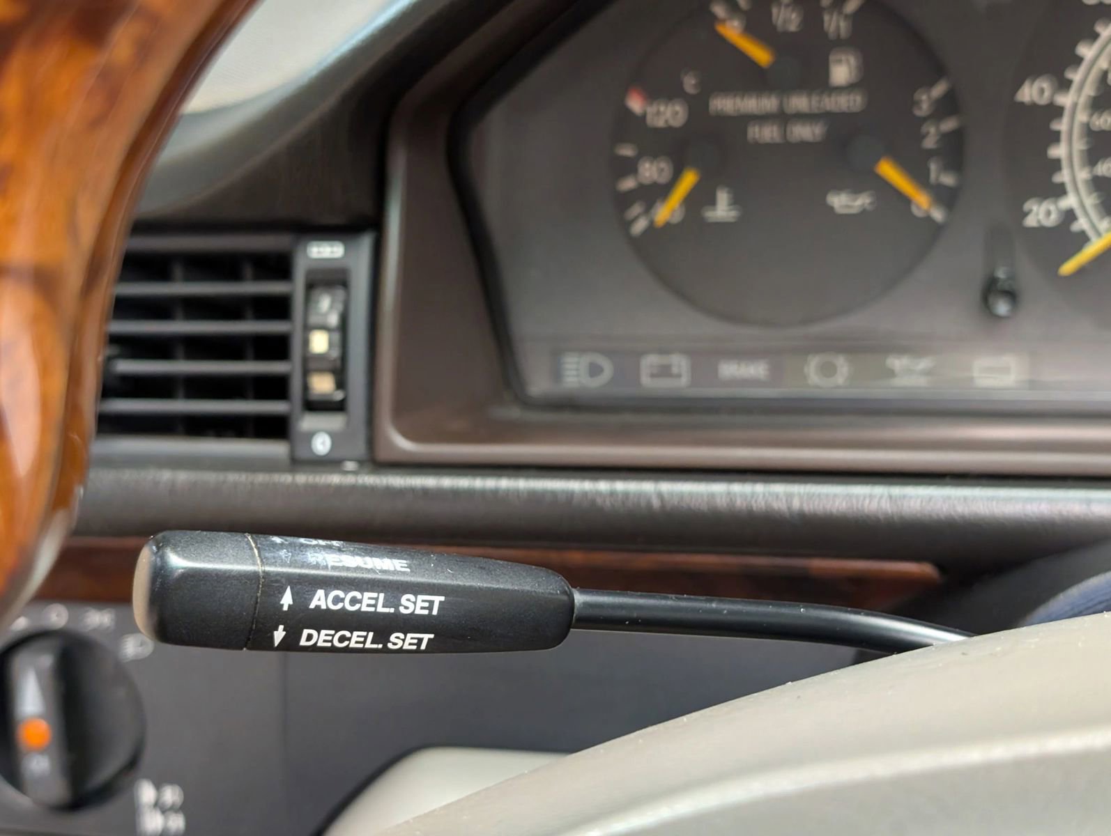 Used 1994 Mercedes-Benz E 320 Coupe image 40
