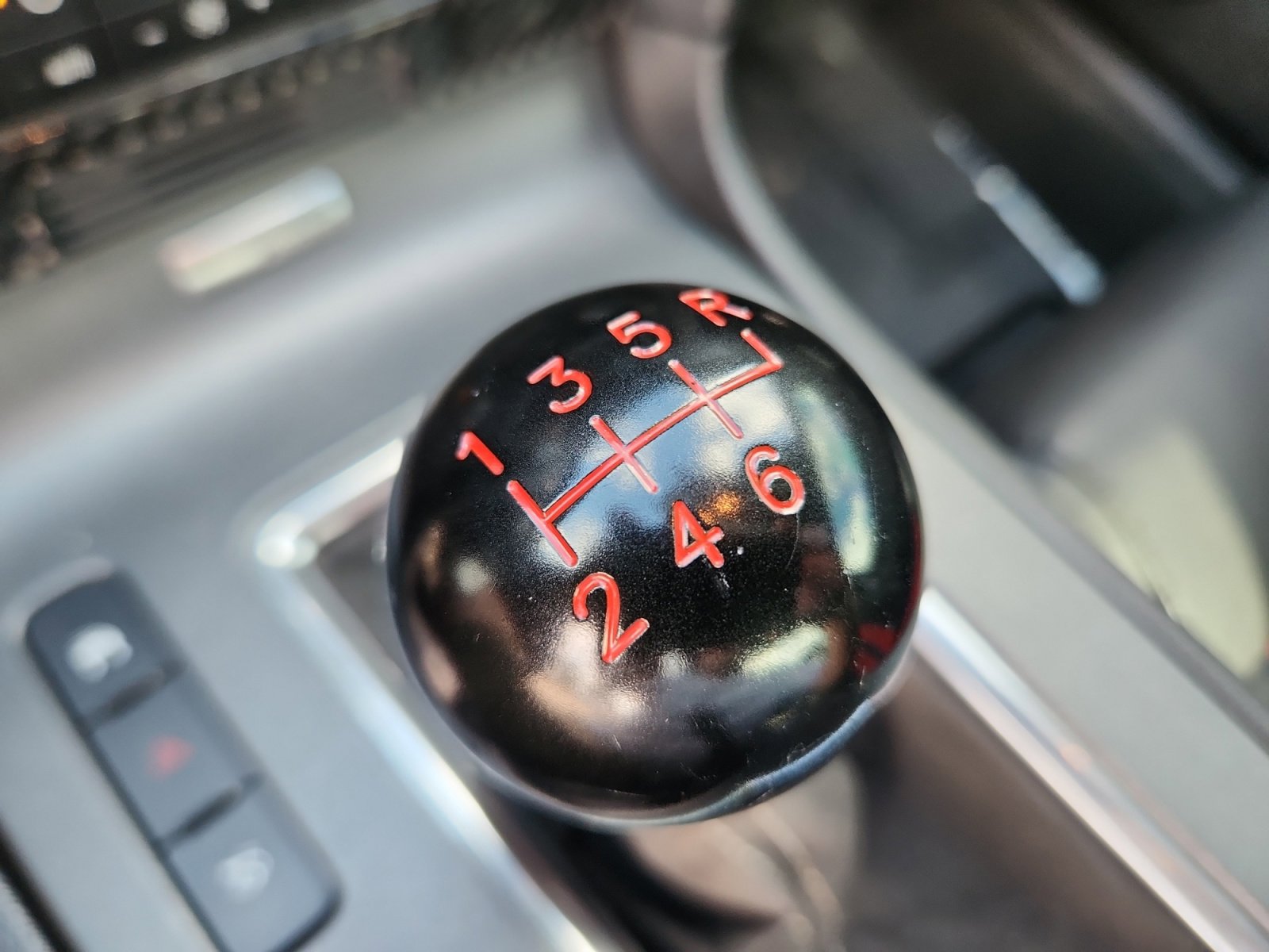 Used 2011 Ford Mustang Shelby GT500 w/ SVT Performance Pkg image 34