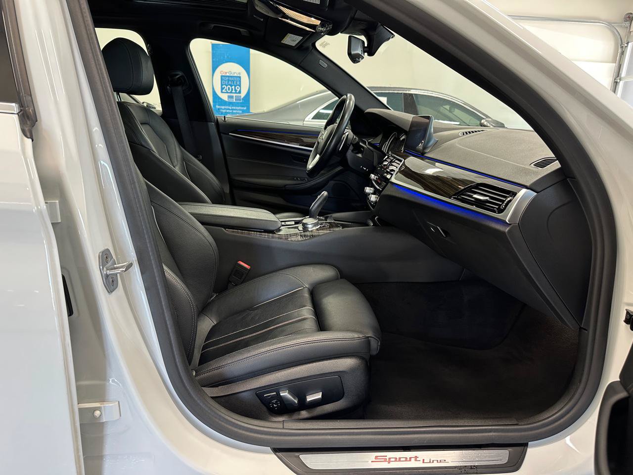 Used 2019 BMW 530i w/ Convenience Package RWD image 23
