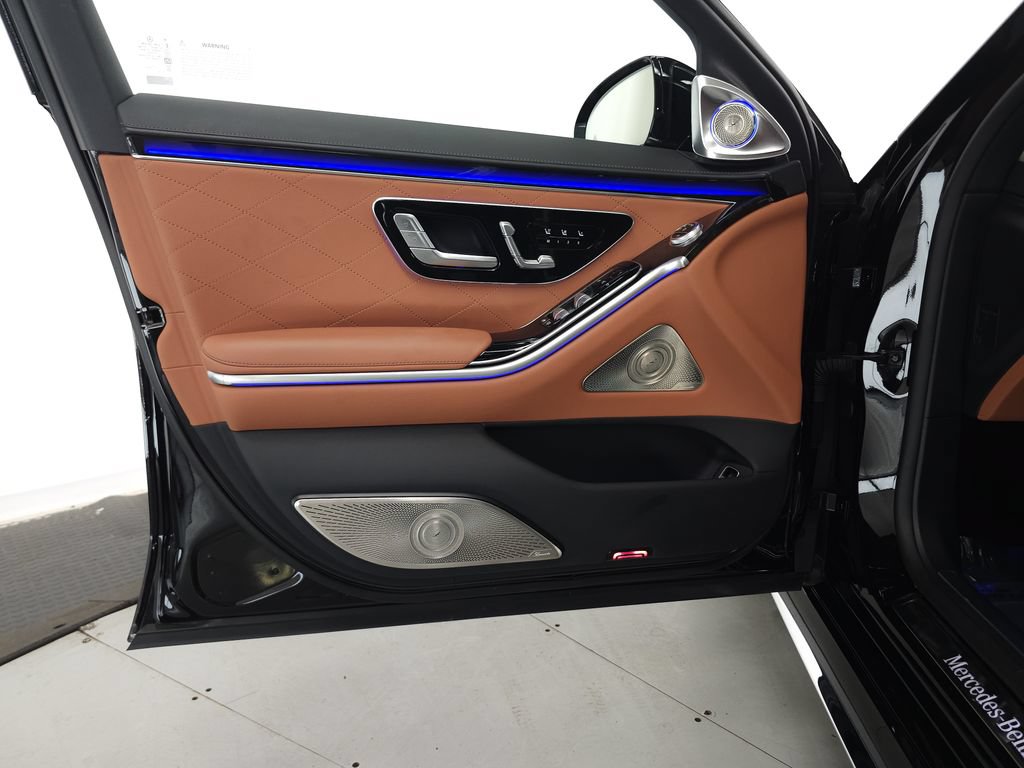 Certified 2025 Mercedes-Benz S 580e 4MATIC Sedan image 5