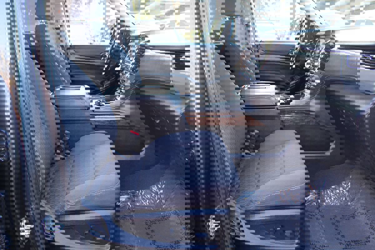 Used 2019 Chevrolet Suburban LS w/ All-Season Package image 21