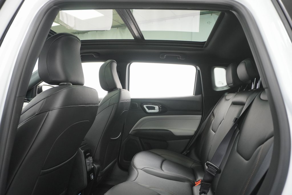 Certified 2024 Jeep Compass Limited w/ Sun and Sound Group image 23
