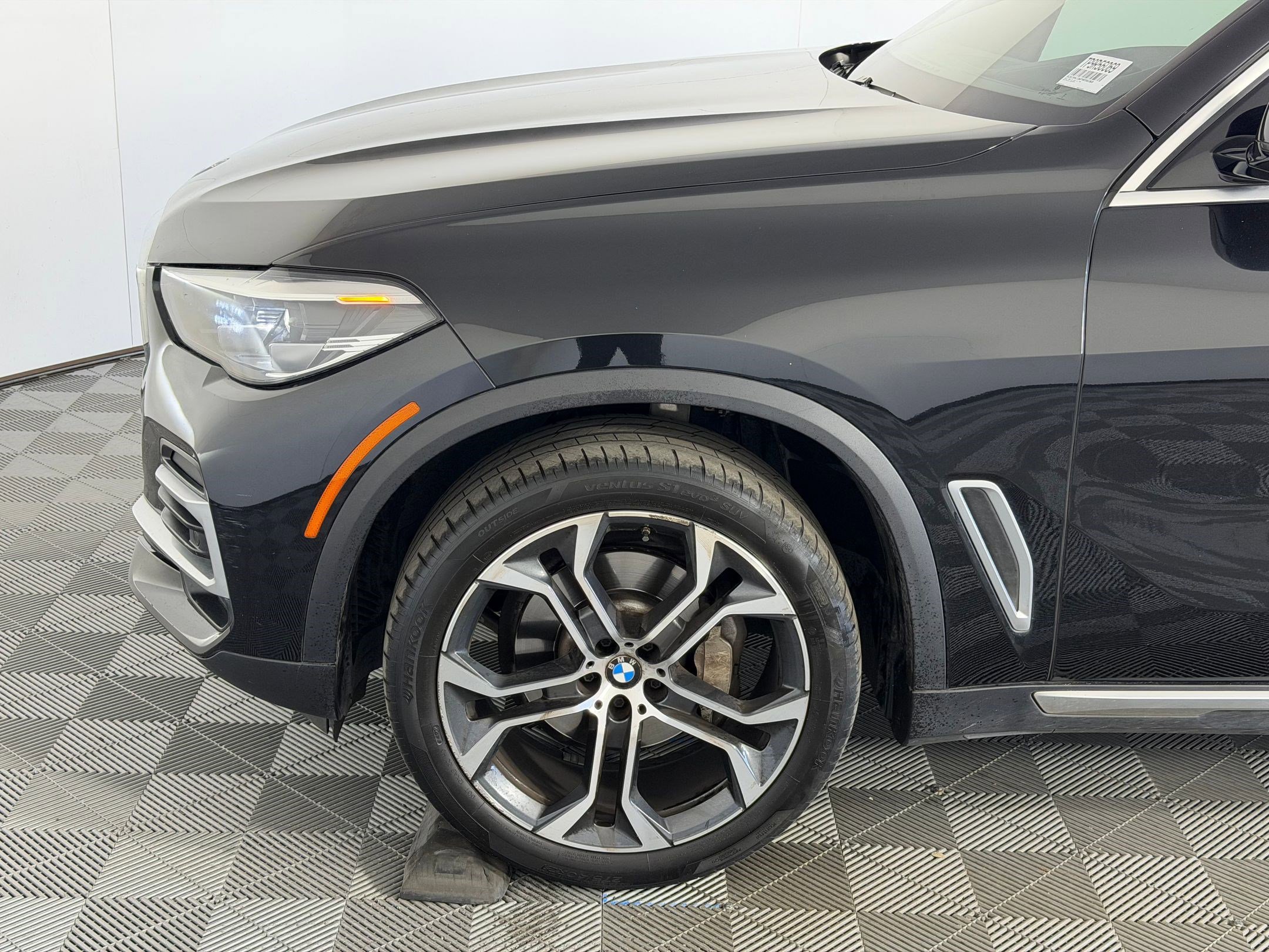 Certified 2023 BMW X5 xDrive40i image 9