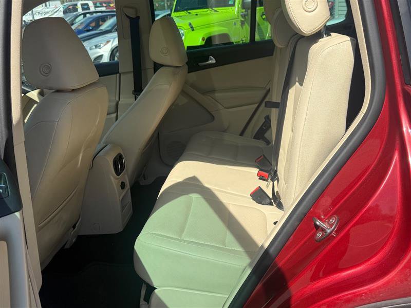 Used 2016 Volkswagen Tiguan SE image 13