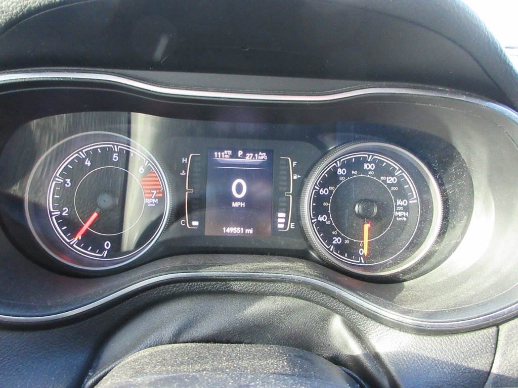Used 2019 Jeep Cherokee Latitude w/ Popular Appearance Group FWD image 8