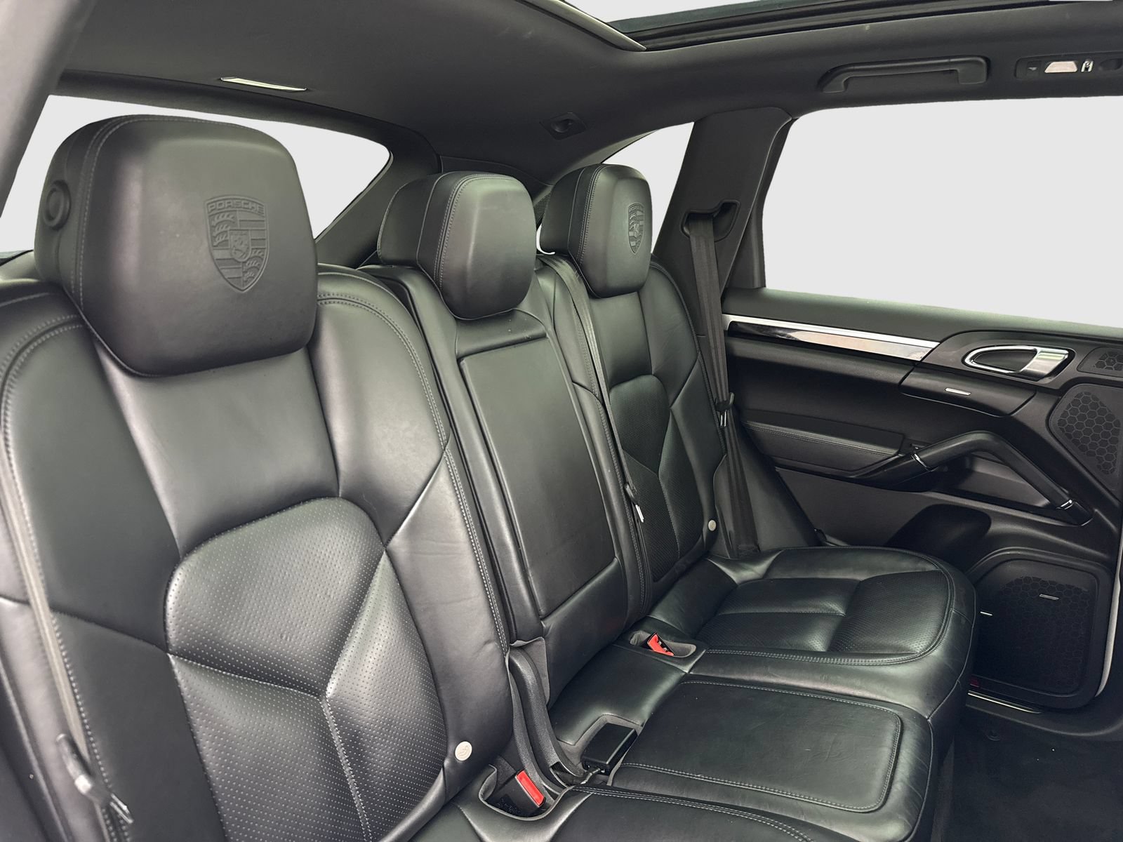 Used 2018 Porsche Cayenne Platinum Edition AWD/4WD image 44