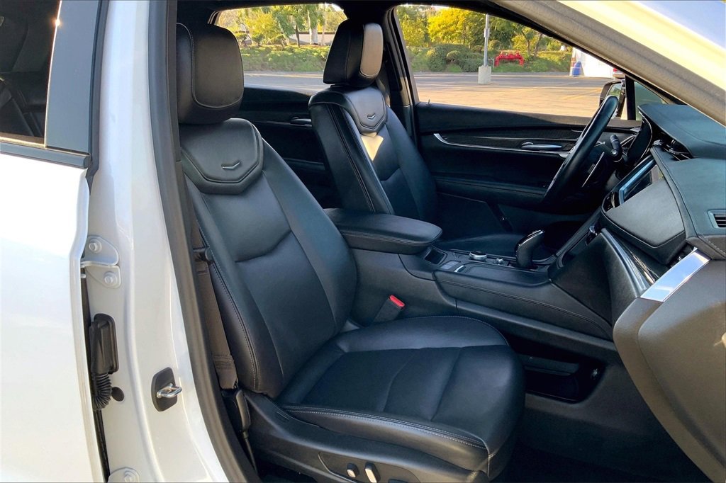Certified 2023 Cadillac XT5 Sportv w/ Technology Package image 9
