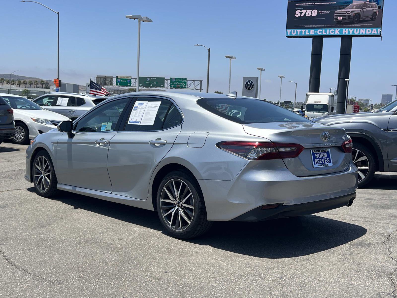 Used 2023 Toyota Camry XLE FWD image 3