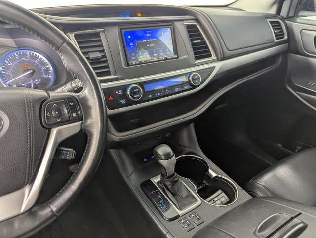 Used 2015 Toyota Highlander XLE image 15