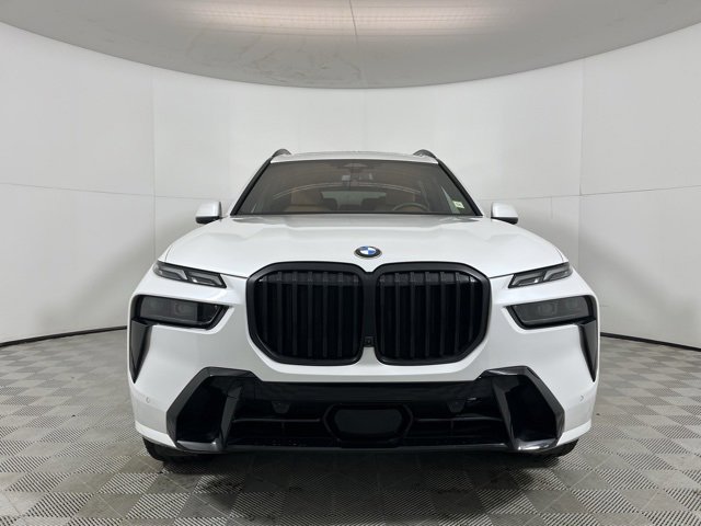 Certified 2025 BMW X7 xDrive40i w/ Executive Package image 2