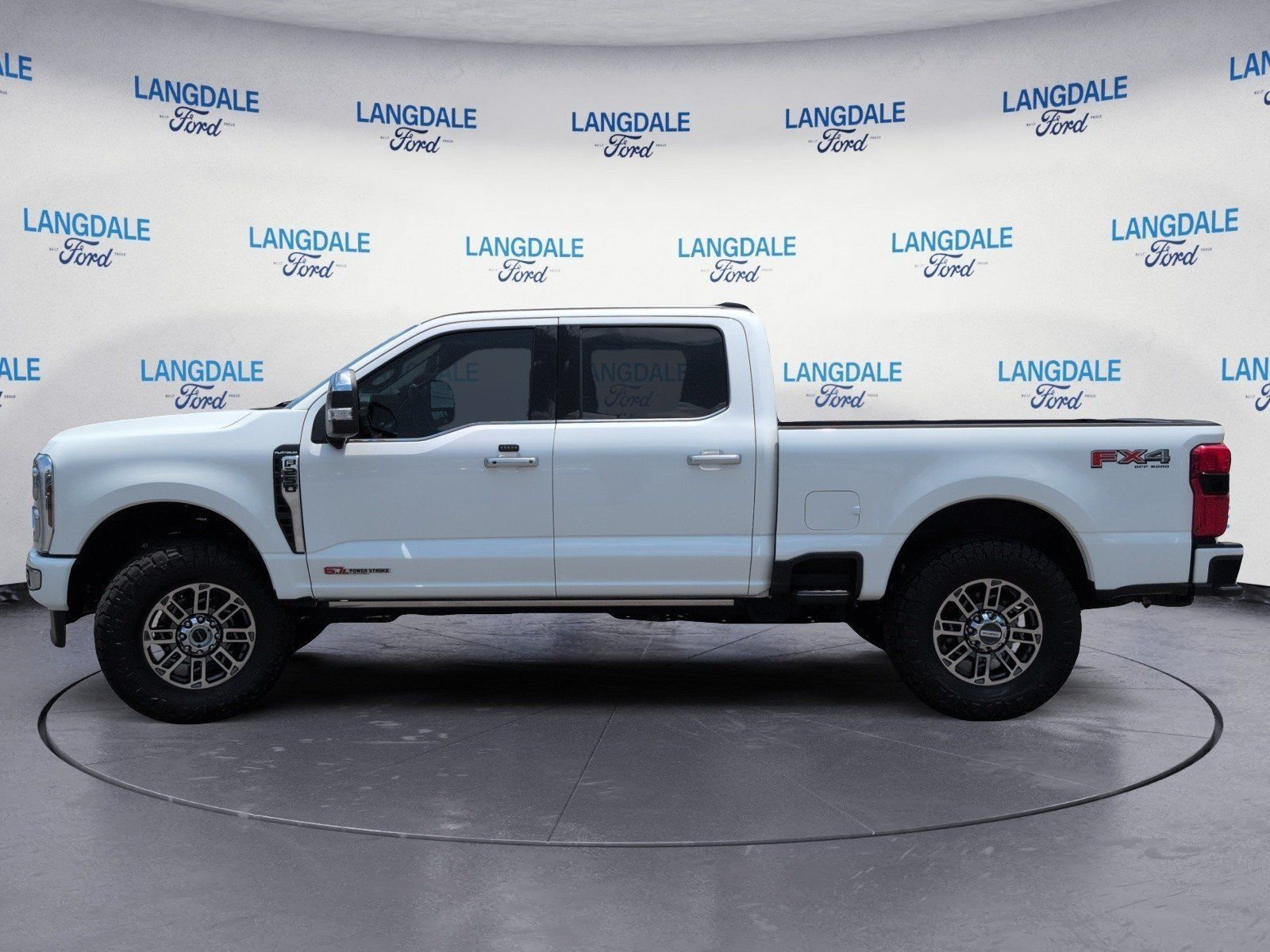 Used 2025 Ford F250 Platinum w/ Platinum Plus Package AWD/4WD image 10