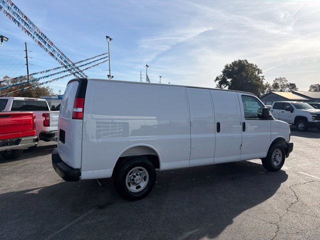New 2027 Chevrolet Express 3500 Extended w/ Driver Convenience Package RWD image 10