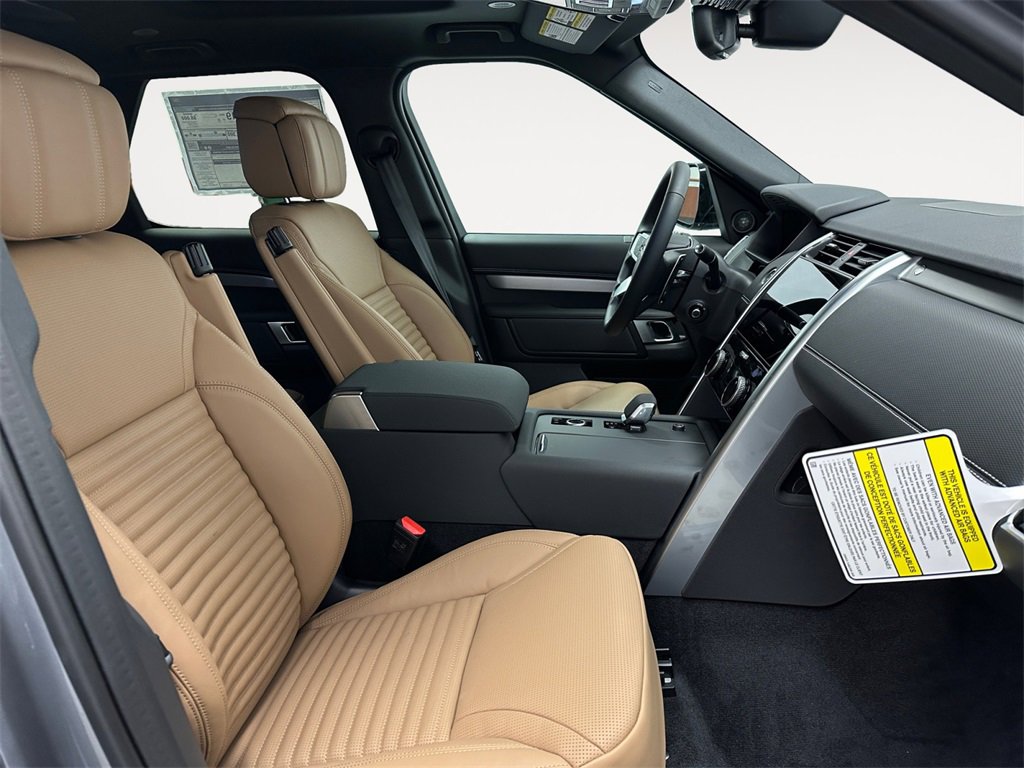 New 2026 Land Rover Discovery Limited Edition image 15