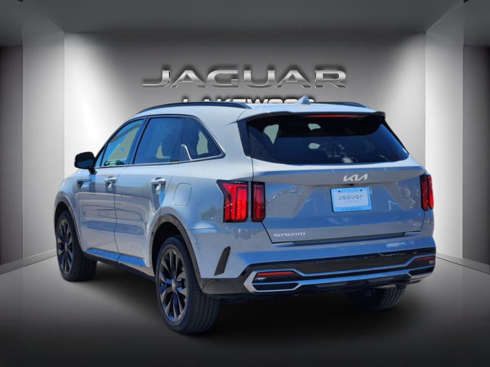 Used 2023 Kia Sorento SX image 3