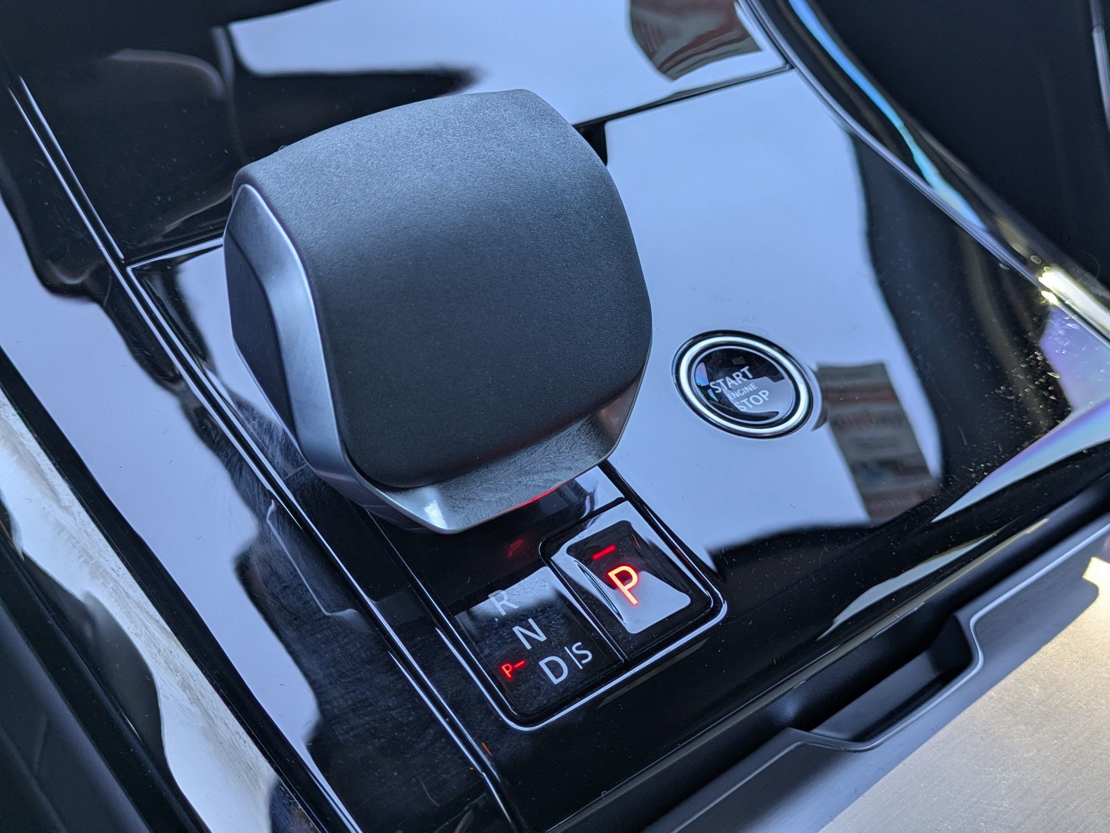 Used 2025 Land Rover Range Rover Sport SE image 16