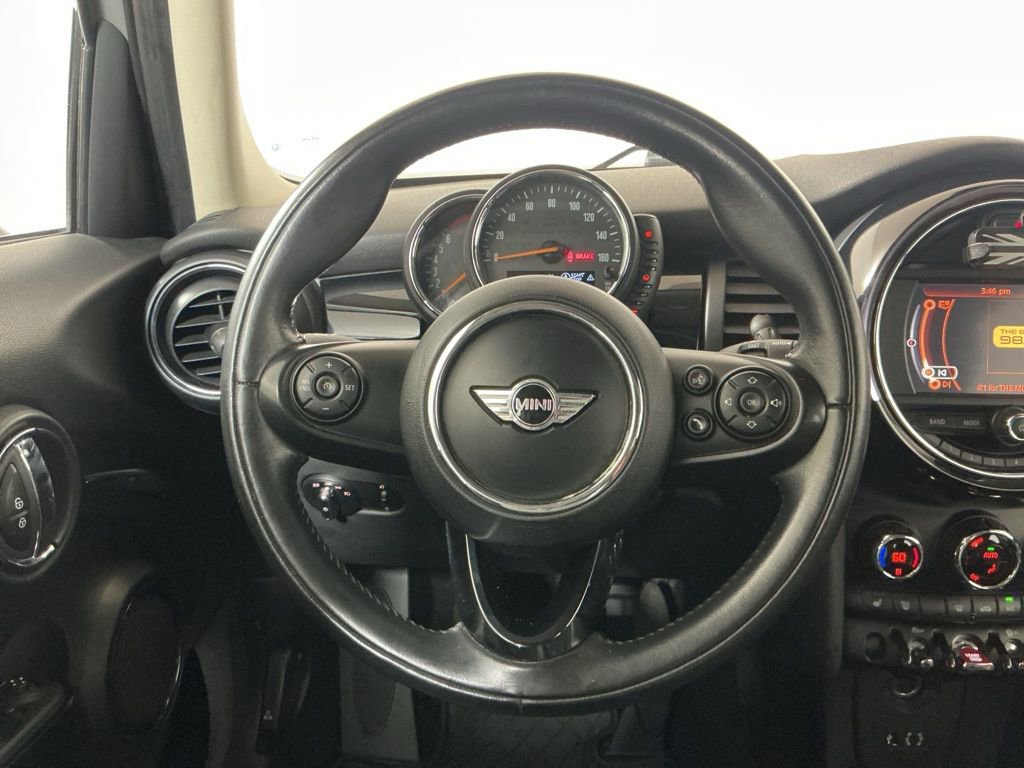 Used 2017 MINI Cooper 4-Door Hardtop image 15