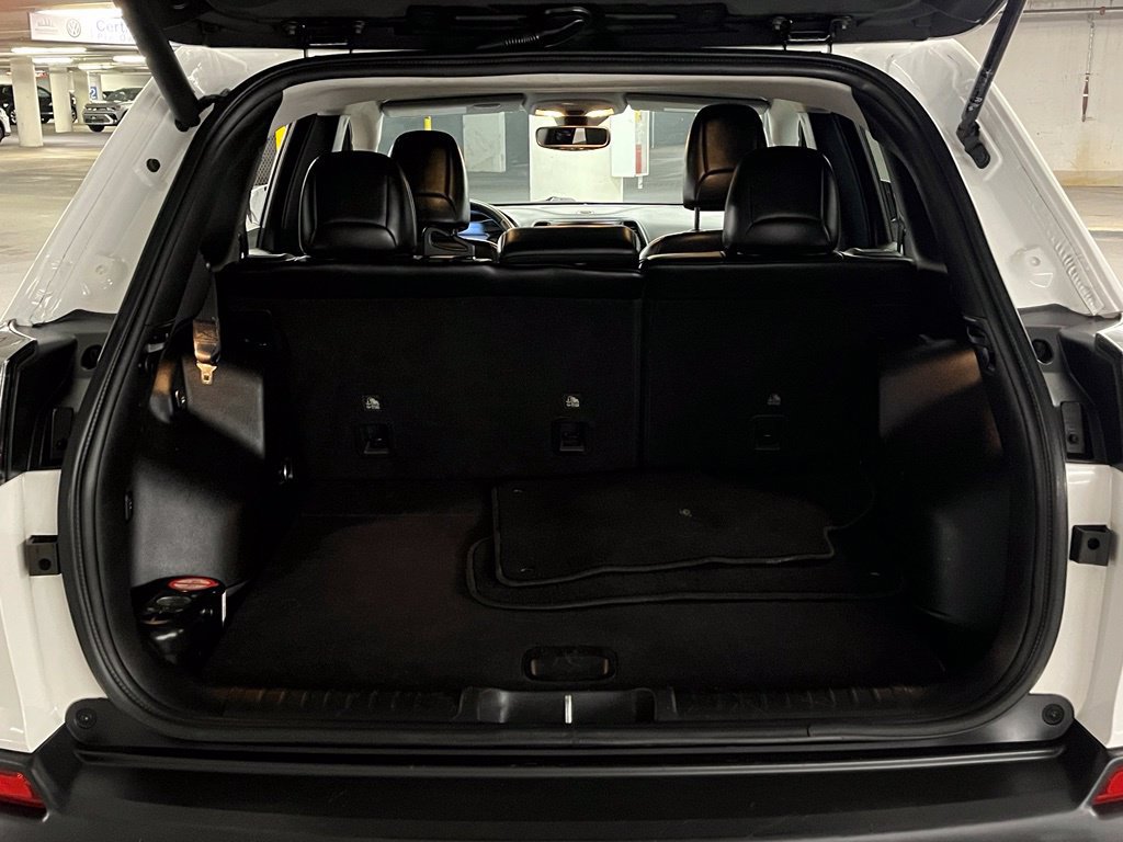 Used 2022 Jeep Cherokee Latitude Lux FWD image 32