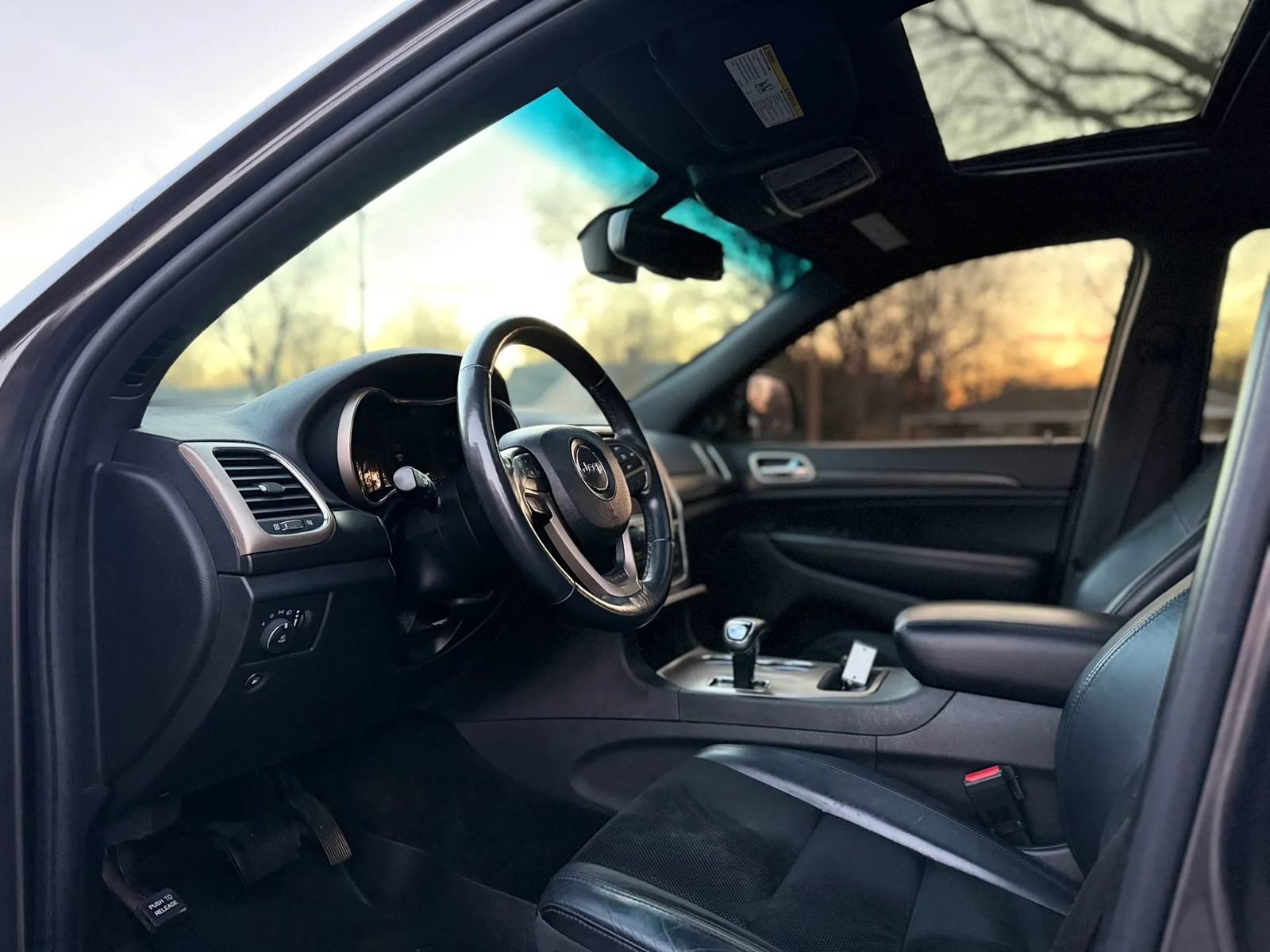 Used 2015 Jeep Grand Cherokee Altitude AWD/4WD image 10