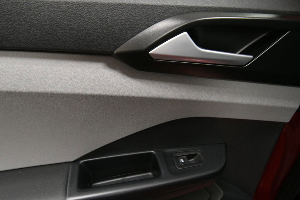 Used 2023 Volkswagen Taos SE w/ Panoramic Sunroof Package AWD/4WD image 22