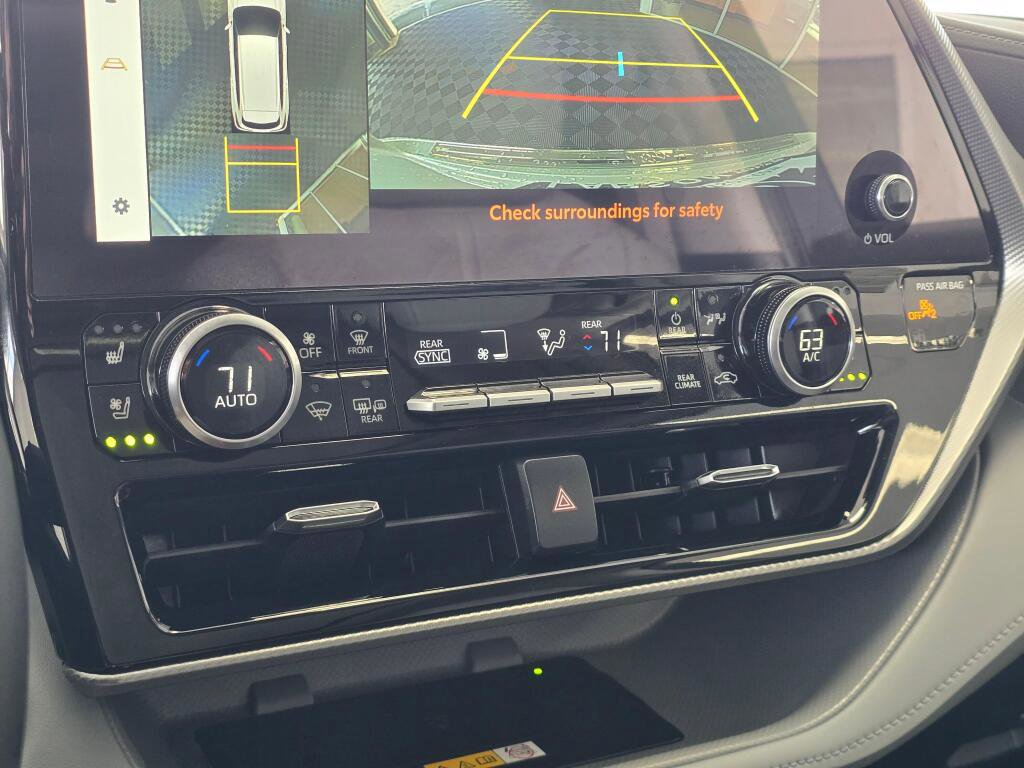 Used 2024 Toyota Highlander Platinum image 33