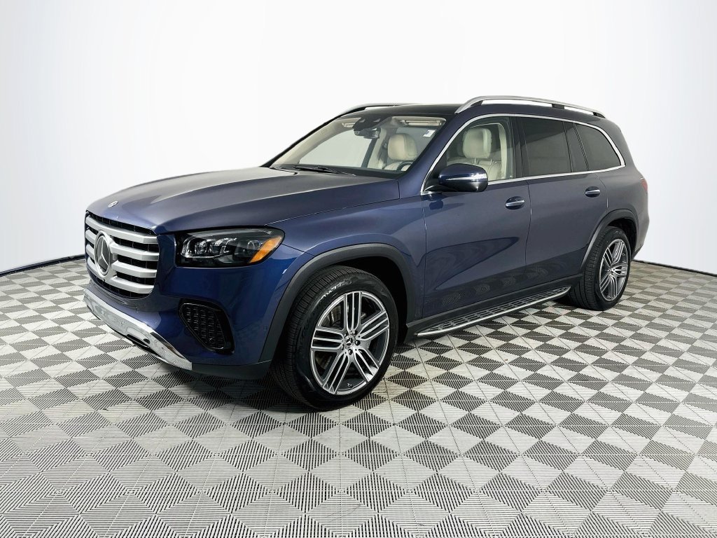 Used 2024 Mercedes-Benz GLS 450 4MATIC image 3