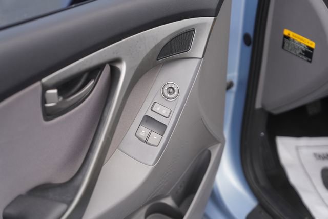 Used 2013 Hyundai Elantra image 26
