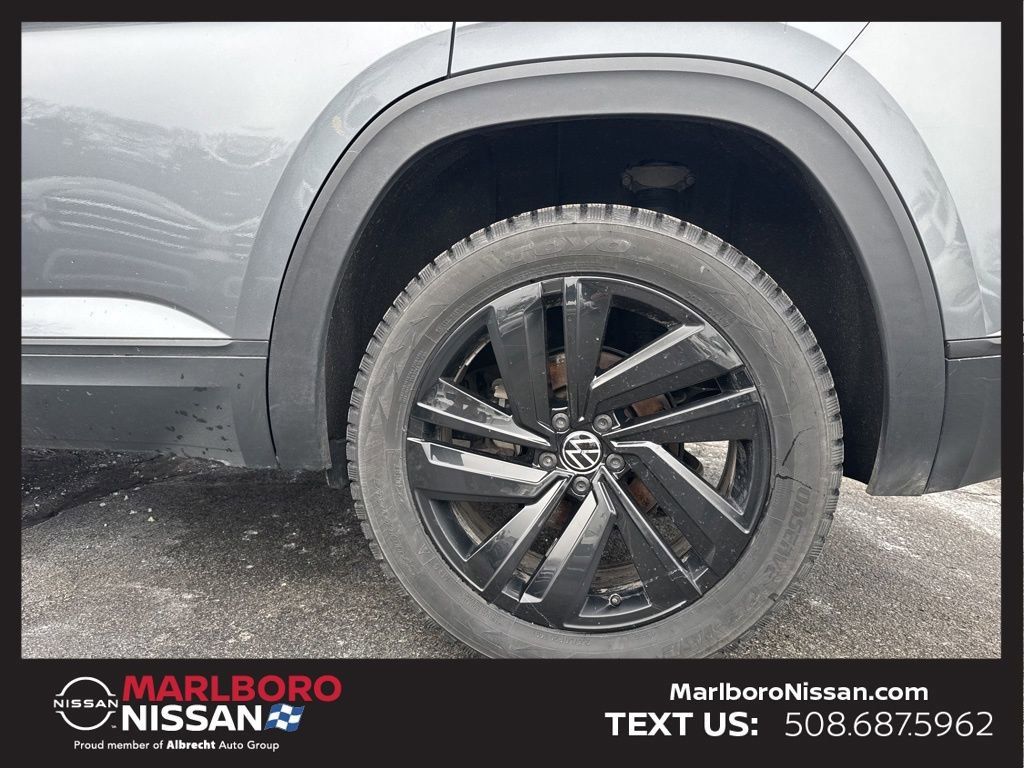 Used 2023 Volkswagen Atlas Cross Sport SE w/ Black Wheel Package image 11