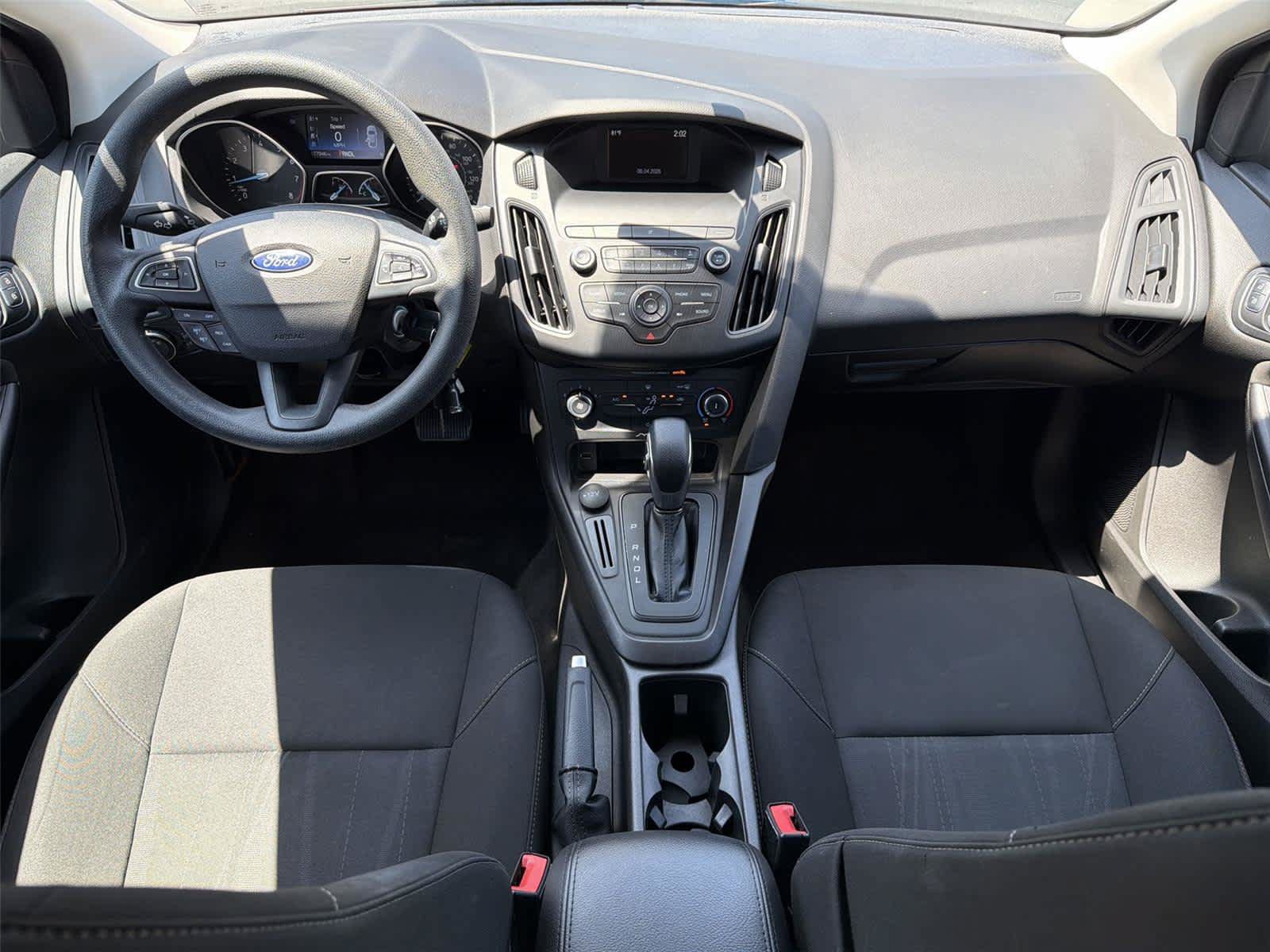 Used 2018 Ford Focus SE w/ SE Appearance Package FWD image 11