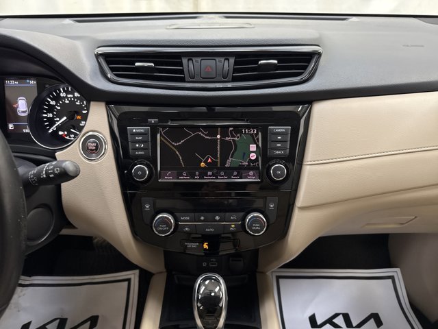 Used 2018 Nissan Rogue SV w/ Sun & Sound Touring Package image 25