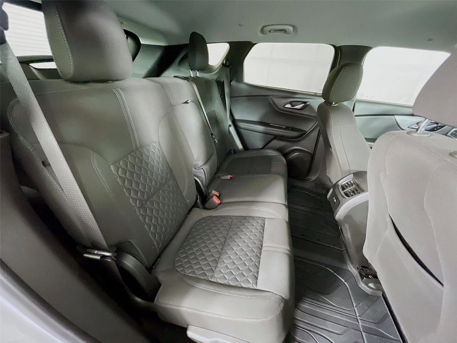 Used 2020 Chevrolet Blazer LT image 28