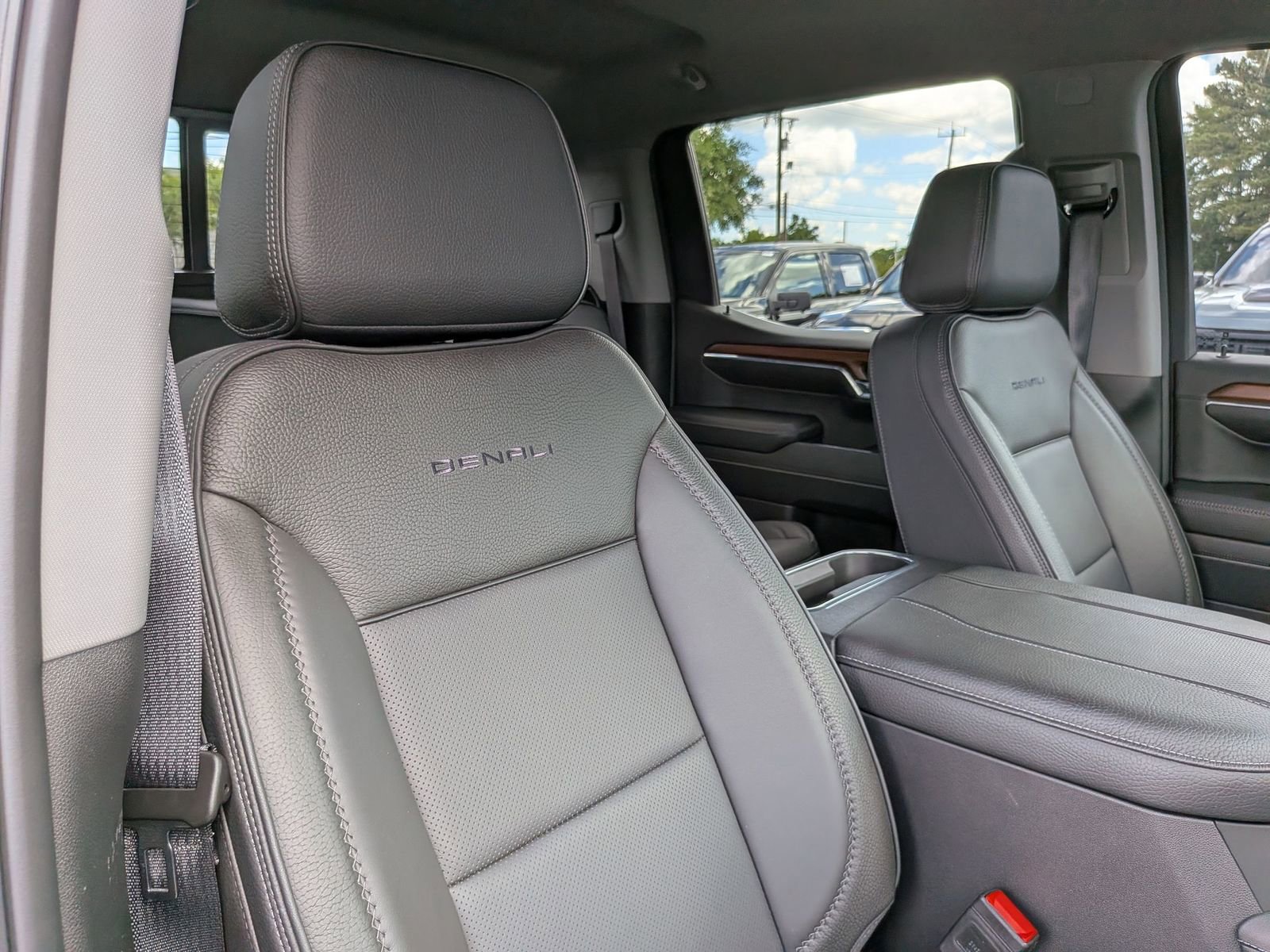Used 2023 GMC Sierra 1500 Denali w/ Technology Package AWD/4WD image 36