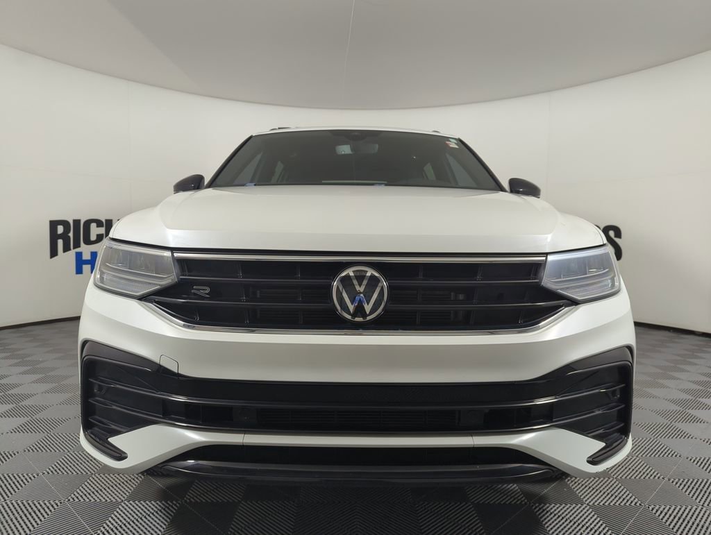 Used 2022 Volkswagen Tiguan SE R-Line image 3