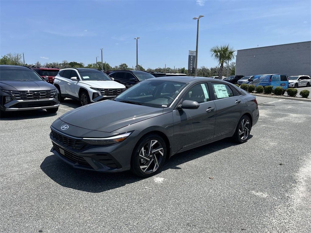 New 2025 Hyundai Elantra Limited image 14