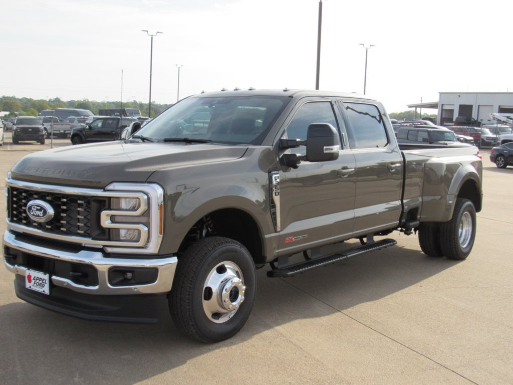 New 2027 Ford F350 Lariat w/ Lariat Premium Package AWD/4WD image 2