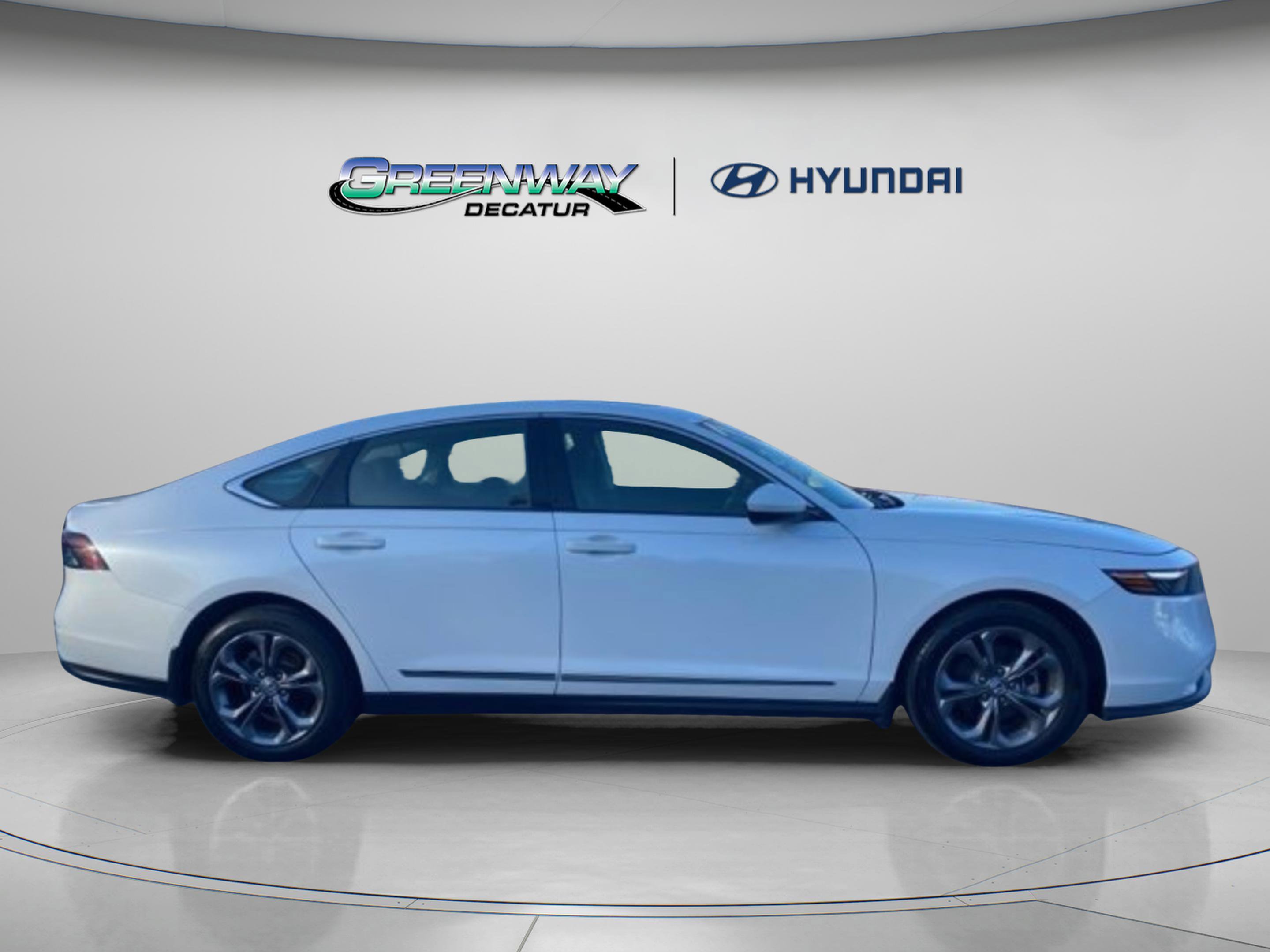 Used 2024 Honda Accord EX image 10