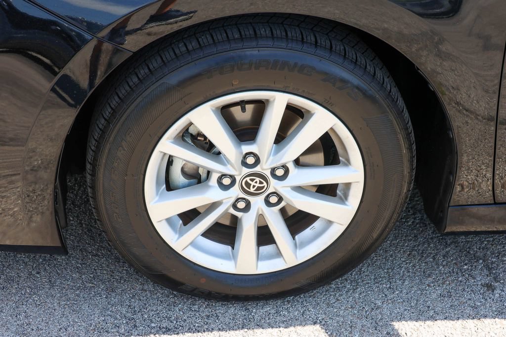 Used 2025 Toyota Camry LE FWD image 7
