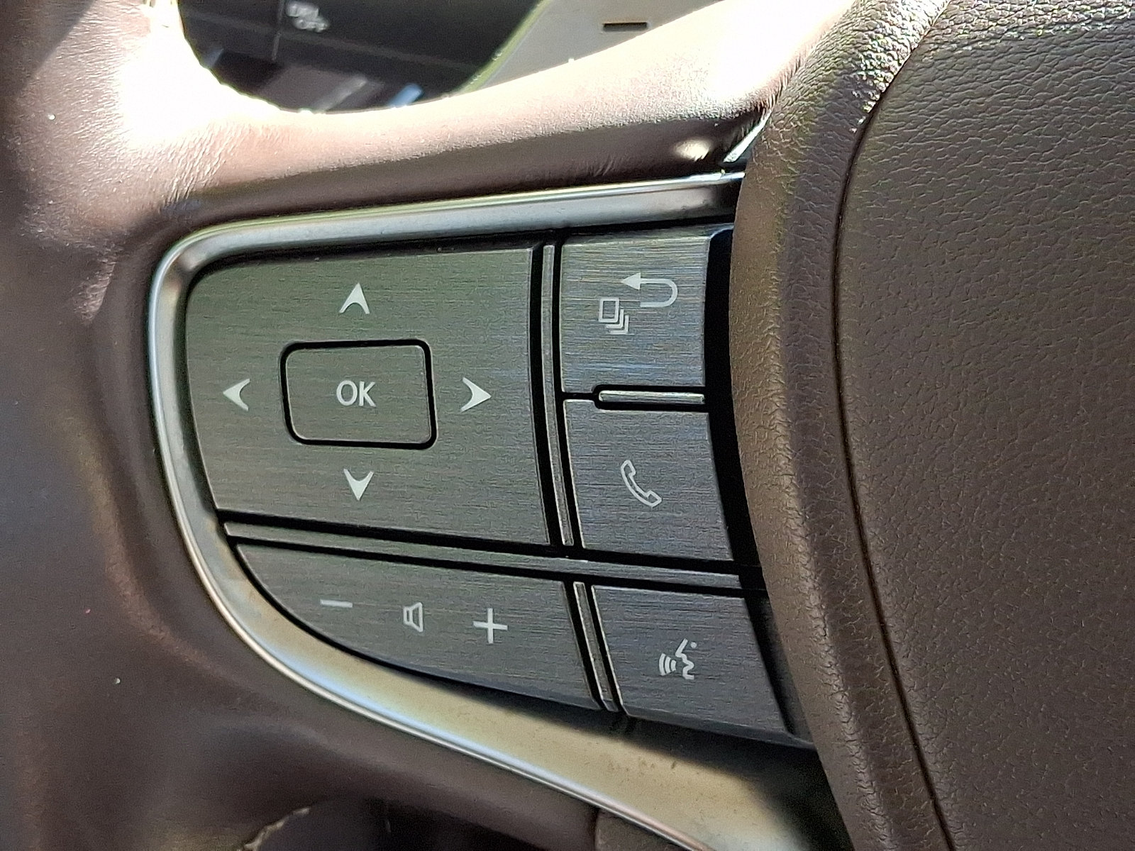 Used 2019 Lexus LS 500 AWD w/ Accessory Package (Z1) image 23