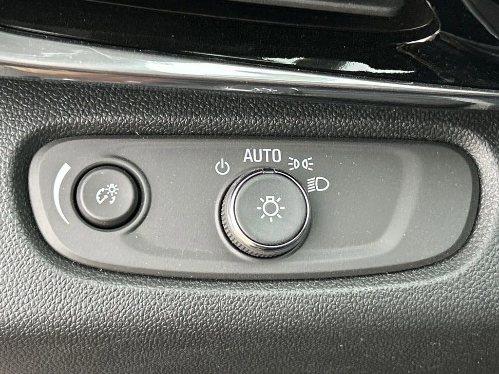 New 2026 Buick Envista Avenir image 18