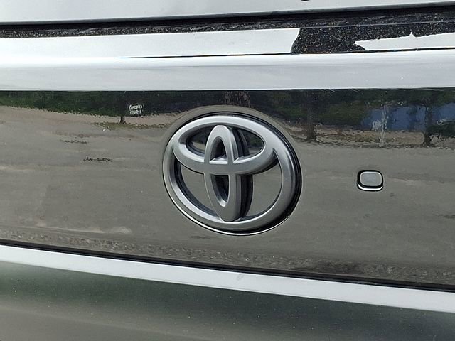 Used 2024 Toyota Sequoia SR5 w/ SR5 Premium Package AWD/4WD image 35