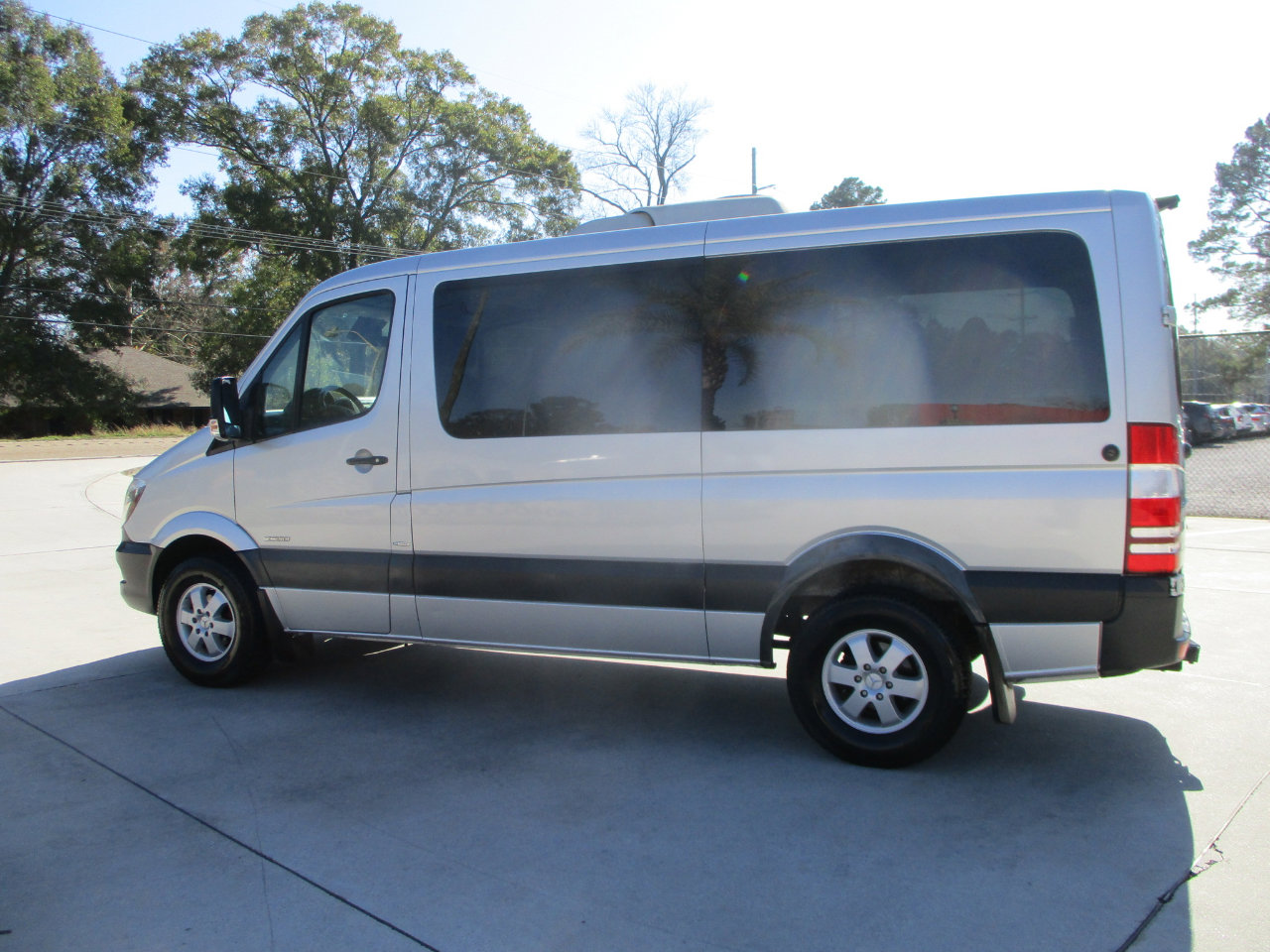 Used 2015 Mercedes-Benz Sprinter 2500 image 10