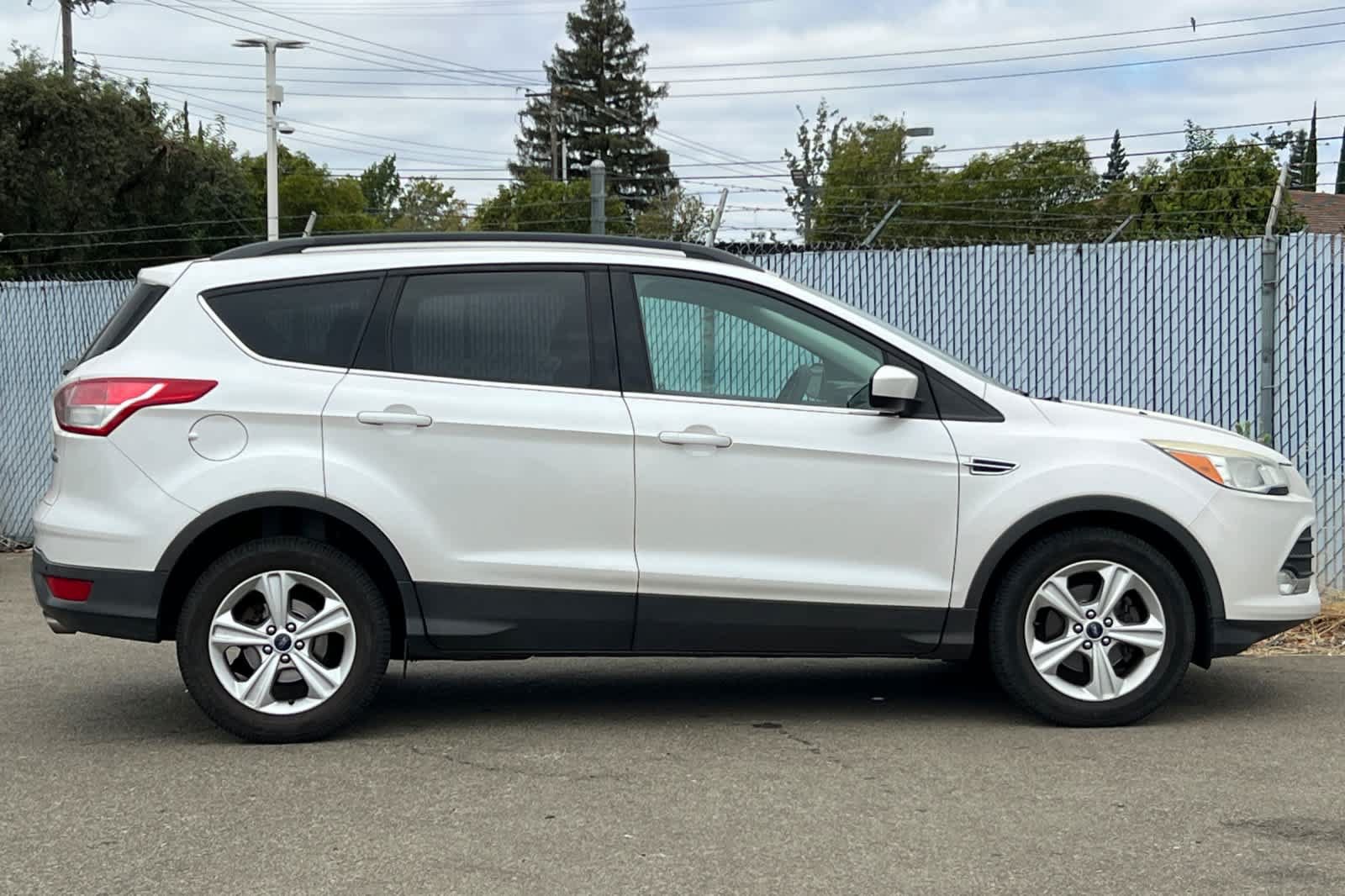 Used 2014 Ford Escape SE w/ Equipment Group 201A FWD image 6