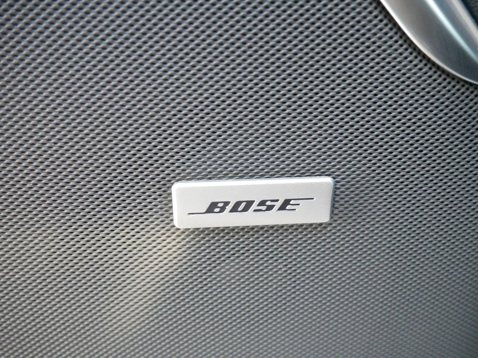 Used 2021 GMC Yukon Denali w/ Denali Premium Package image 16