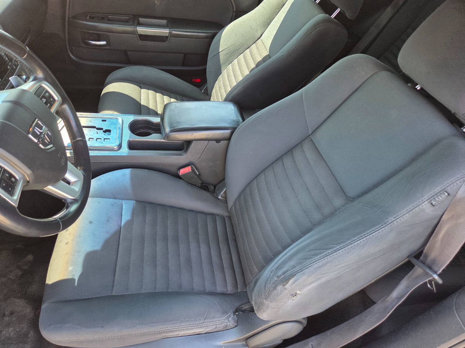 Used 2013 Dodge Challenger R/T image 9